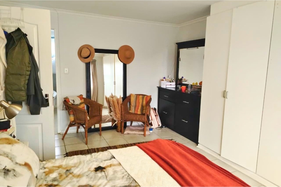 5 Bedroom Property for Sale in Loucharmante Western Cape